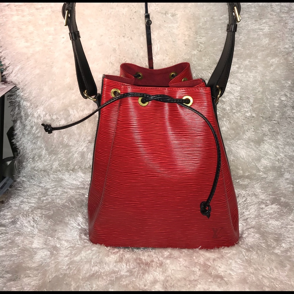 Louis Vuitton Red/black Noe Noe